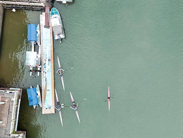 img, 其中有八人, 动的核心特