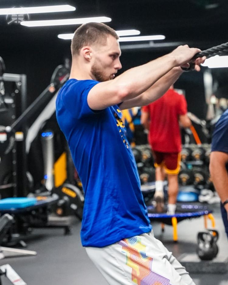 新社媒, 们近期的训 新社媒, 们近期的训